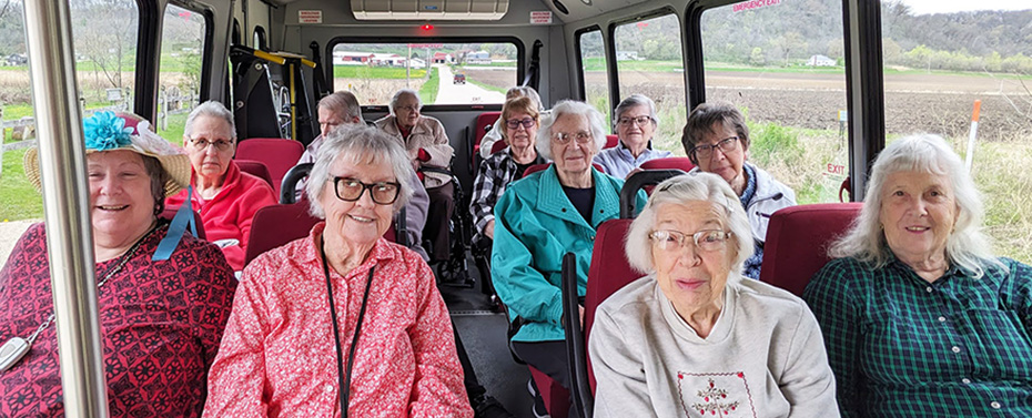 Meadows folks take a scenic ride to Hyde Mill